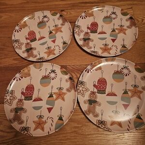 Holiday Designed Plastic Small Plates NWT